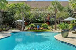 Check In Early, Relax | 2 Beautiful Apts Galleria