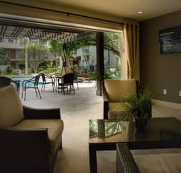 Spring Retreat | 2BR • 5 Min Walk to Galleria
