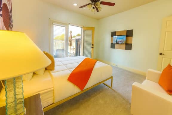 Limited Spring Offer | Galleria Escape w/ King Bed