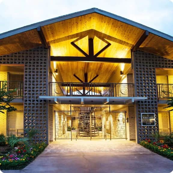 Spring Deals | Walk to Galleria | Holiday-Ready