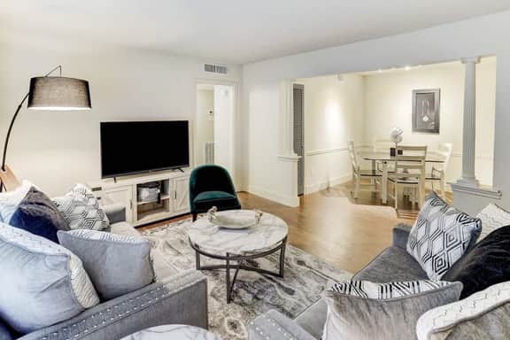 Spring Stay Deal | Galleria Duo | Sip • Save